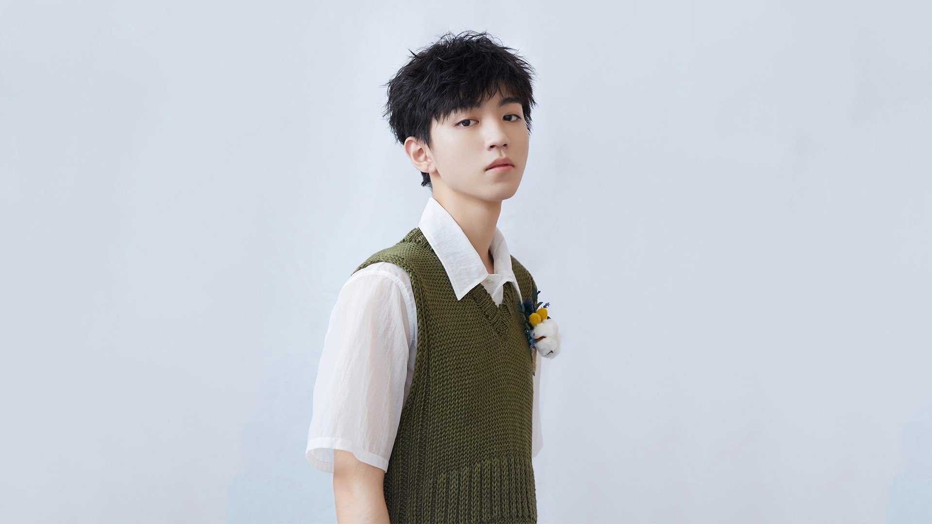 西甲球迷打出创意横幅，显示支持热情，西甲标语