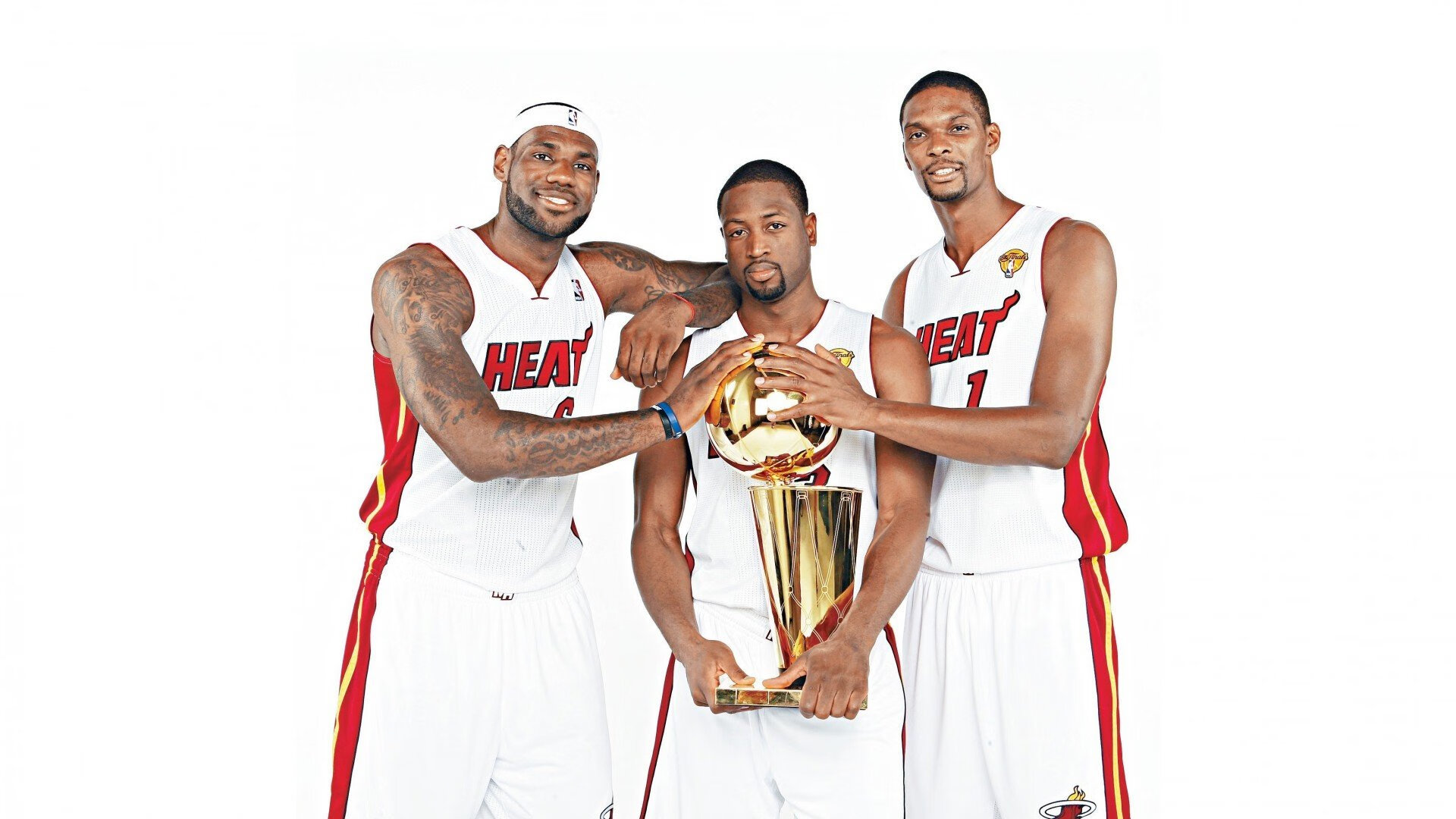 太阳压哨战胜雷霆,季后赛首轮中杜兰特带伤作战,杜兰特13太阳花